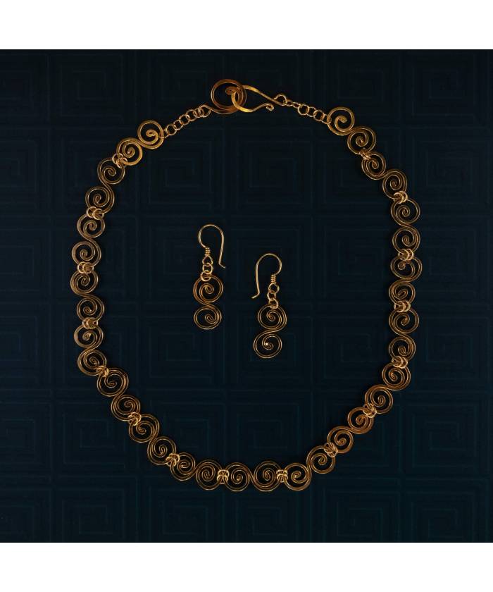 Conjunto de collar y pendientes precolombinos Cadena de espirales bao de oro 24K