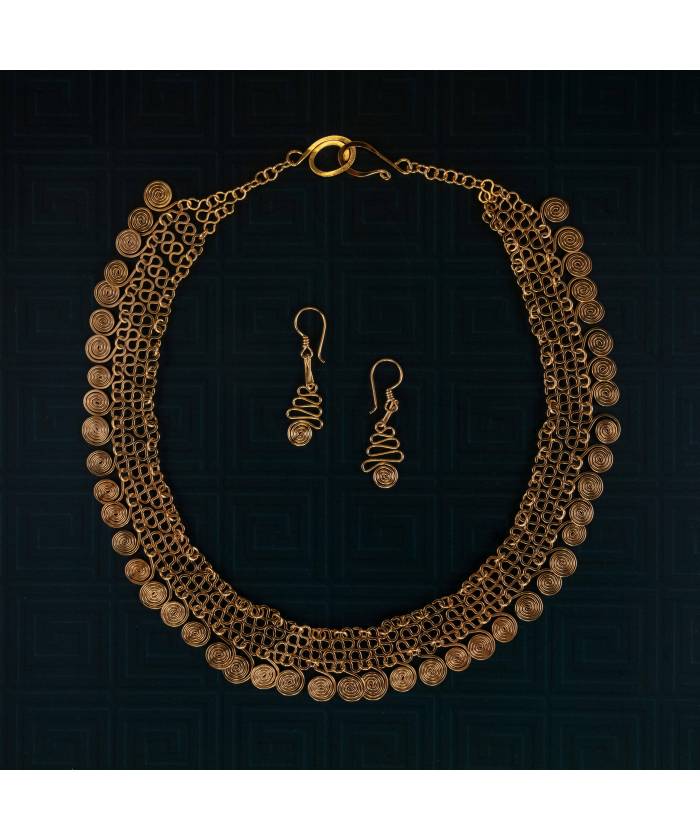 Conjunto de collar y pendientes precolombinos Tejido Artesanal bao de oro 24K